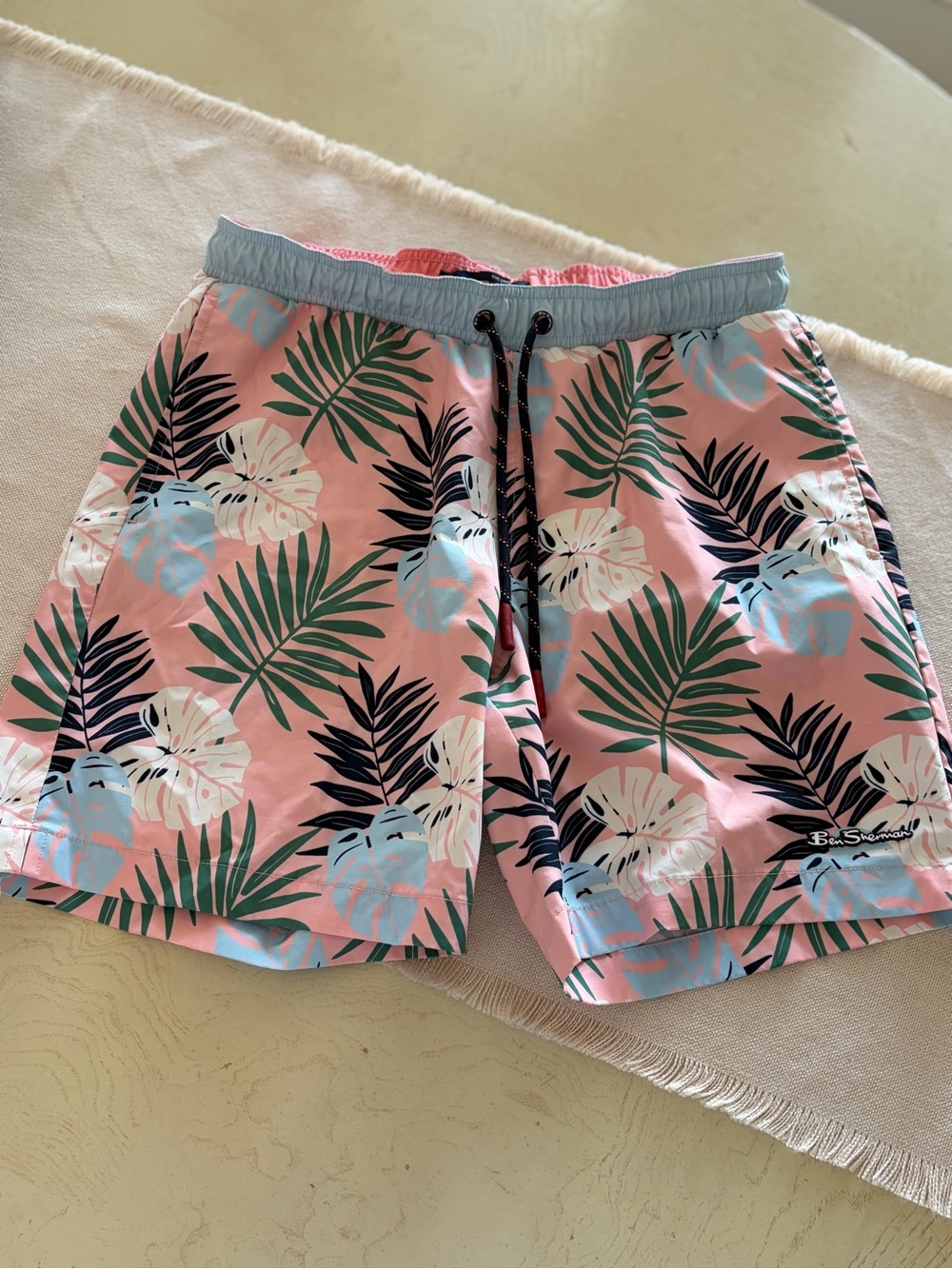 Ben Sherman NWOT Tropical Leaf Swim Trunks Men’s Medium